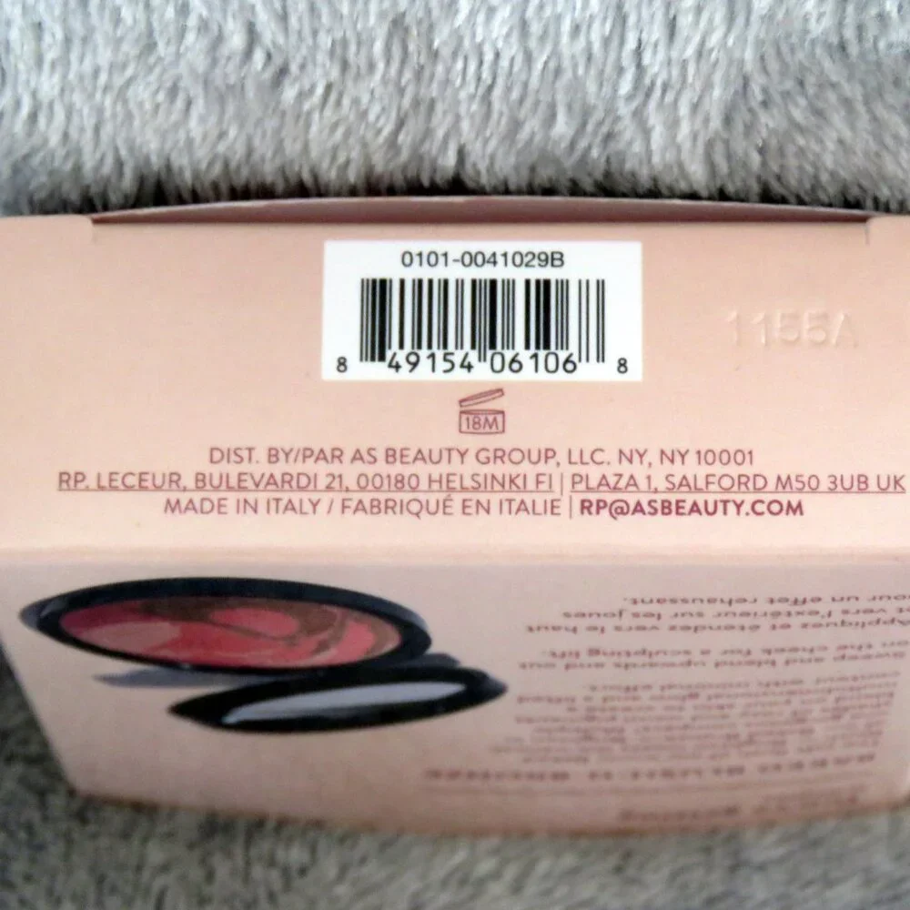 New in Box Laura Geller Baked Blush-N-Bronze Strawberry Bronze .30oz